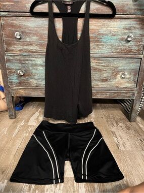 EUC!Victorias Secret Black Set! VSTank SzM/L&VS Black/White Bike Shorts!Sz-M!